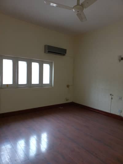 10 Marla House For Rent In Gulberg