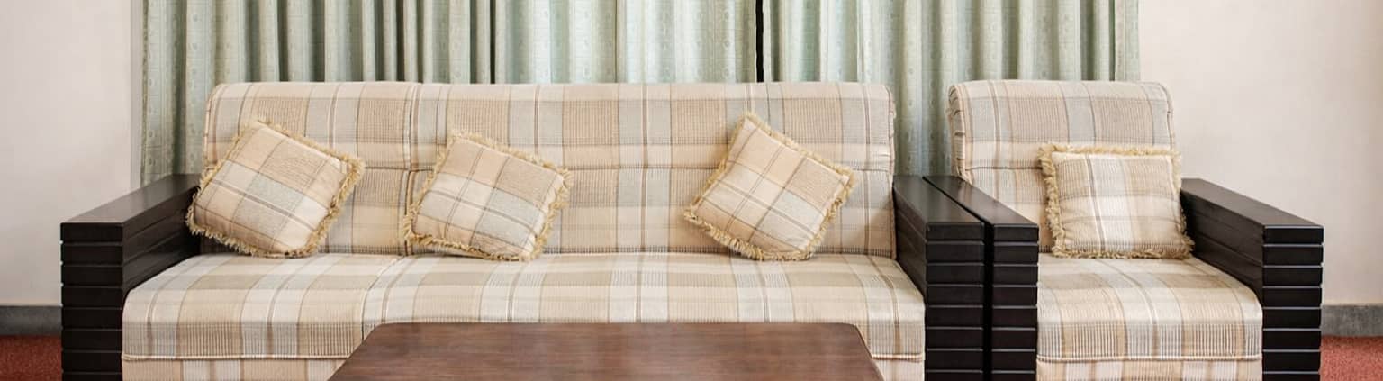 7 Seater Sofa Set – Neat & Solid Condition 1