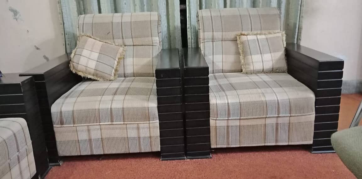 7 Seater Sofa Set – Neat & Solid Condition 2