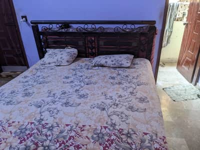 jumbo Iron bed with mattress