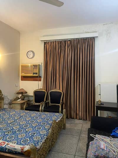 1 Kanal Corner House Available For Sale In Model Town Lahore