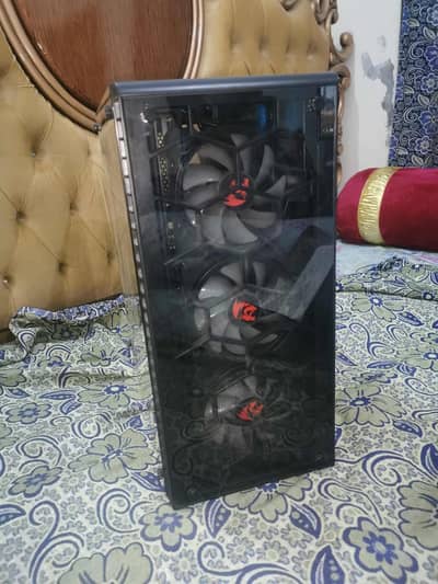 Redragon Pc Gamming Case Only one month use Condition 10/10 3Fan RGB