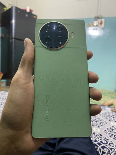 Tecno sprak 20 pro plus 8 Gb ram 256 Gb memory condition 10 by 10