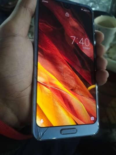 4.64 All okey koi masla nhi ha bas side crack ha