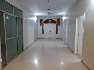 Corner, West-Open, park Facing 3 Bed D/D, Gulshan-e-Iqbal Block-5