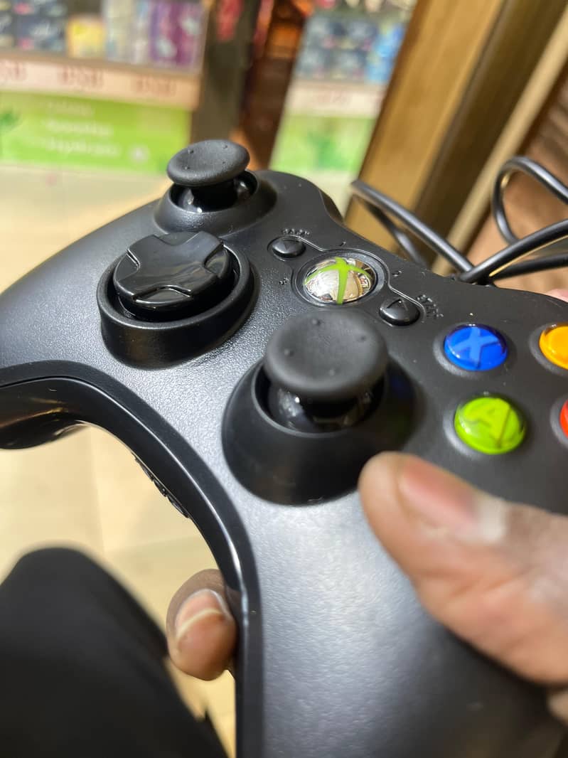Xbox 360 controller 4