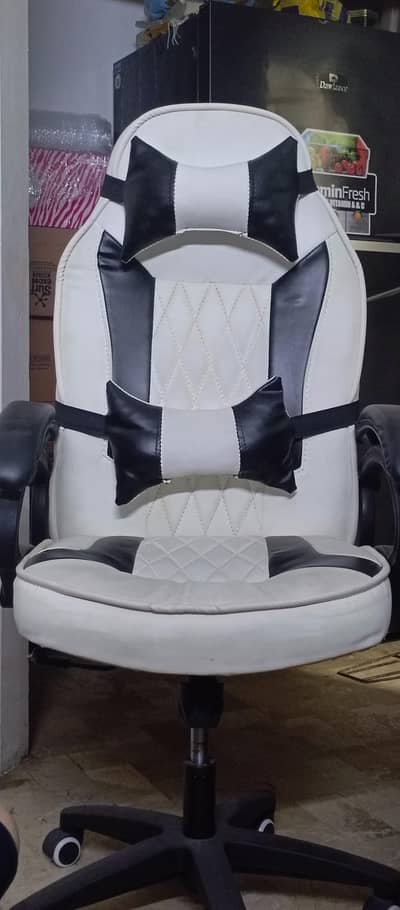 New Gaming chair for sale due to shifting