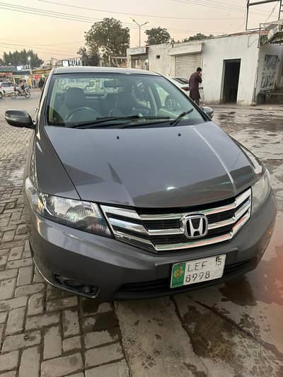 1st Owner Genuine Honda City 2015 Lahore REG