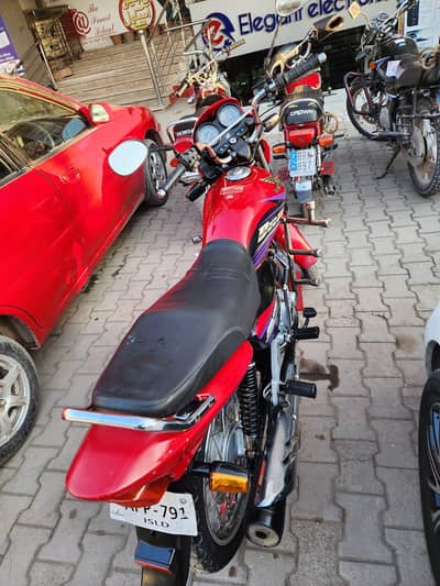 Honda Deluxe 125 – Model 2017 For Sale