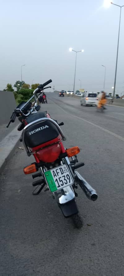 CD 70 21 MODEL FOR SALE ALMOST FRESH CONDITION BUY AND RIDE