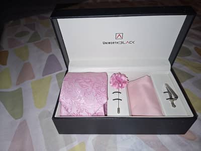 Uniworth Black Tie, Pocket Square and Lapel Pin Box Set.