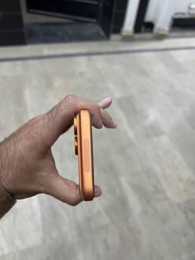 Iphone 17 pro max orange