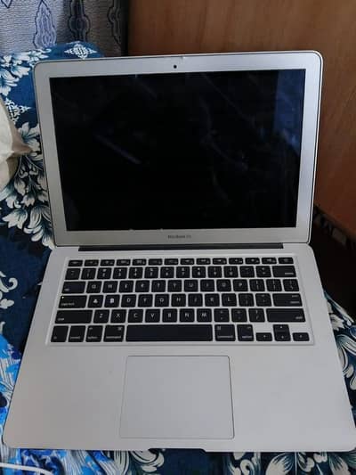 Macbook corei5. model A1369