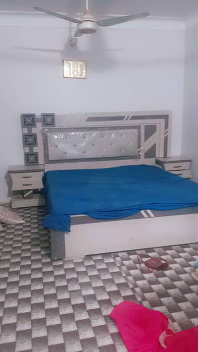 King size Bed Alamri Dressing Devider slightly used