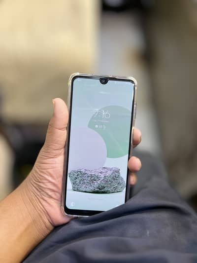 Samsung a22 Box, cover available (pta approved)