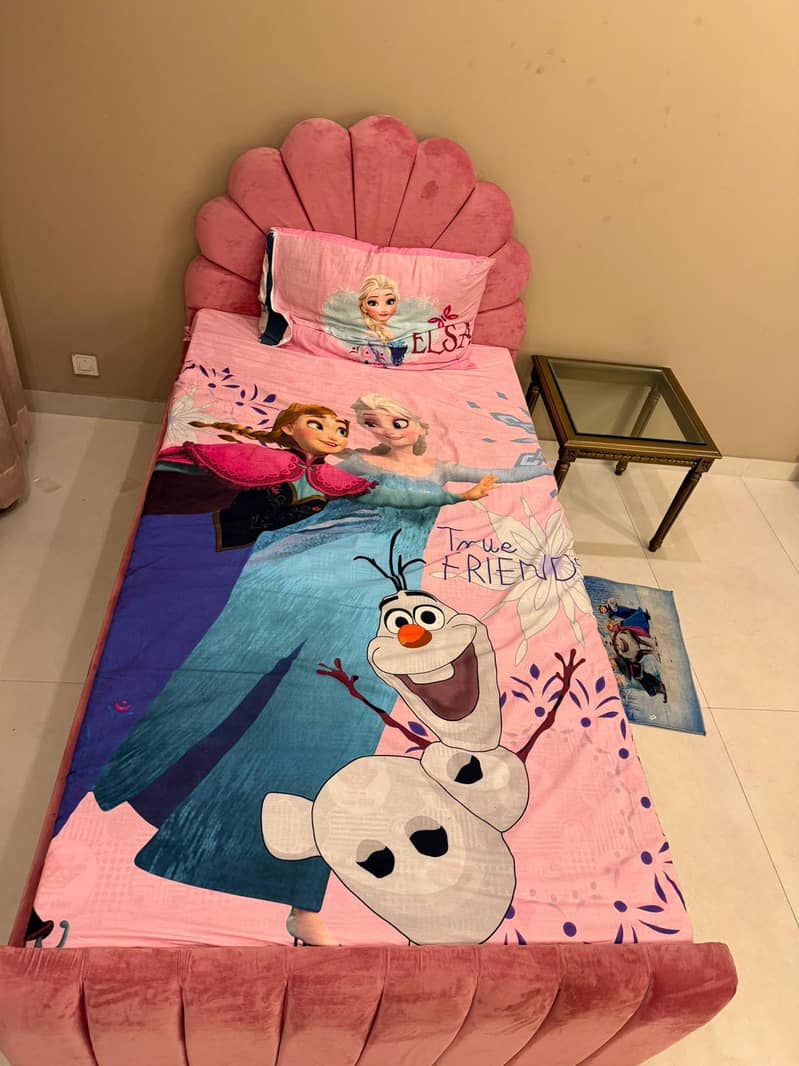 لکڑی کا بیڈ ھے ساتھ مکمل سامان گدا بھی واپڈا ٹاؤن میں 3