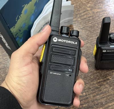 MOTOROLA WALKIE TALKIE DP1400