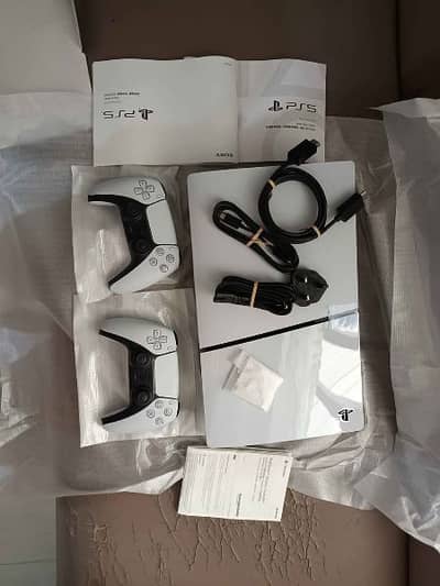 Sony Playstation PS5 slim disk edition 2 controller with full box