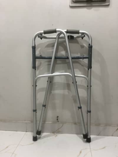 Wheel chair and walker for patients or older persons