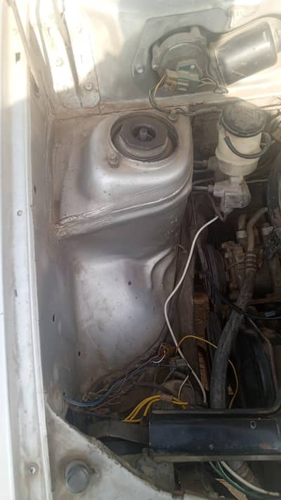 new tairs good looking AC Work engin watar thro