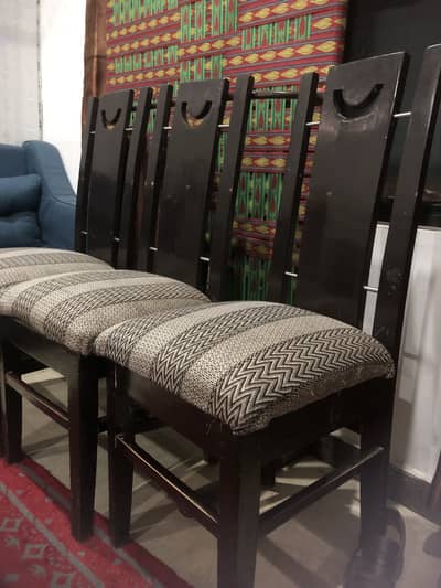 dinning chairs with glass table