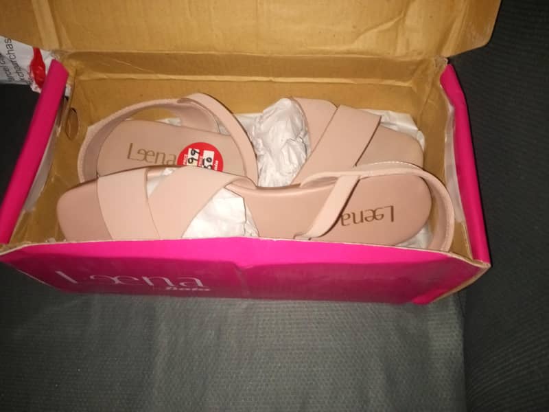 bata sandle 8size 2