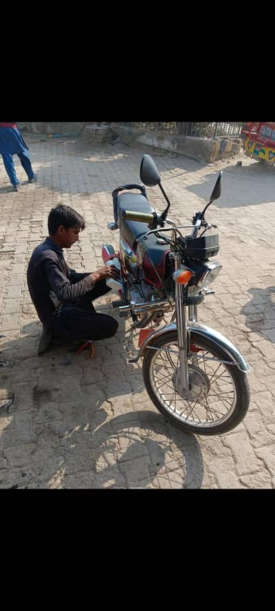 fully laminated Scratch less Honda 125 self start