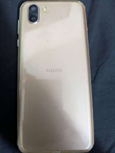 Aquos R2 for sell  4GB/64GB Gold color  PTA Approved