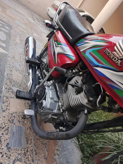 Honda 125.2022 model geanion condition. all documents clear