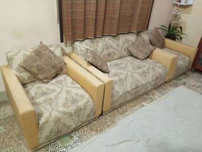 4 seater Sofa for sale