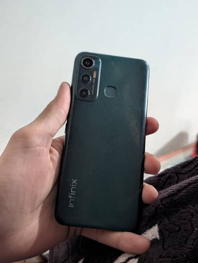 Infinix hot 11 4gb  128gb  in good condition