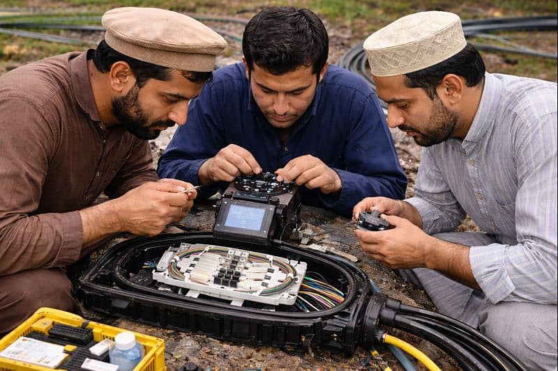 Fiber Optic Cable Splicing, Installation, Testing Commissioning 13