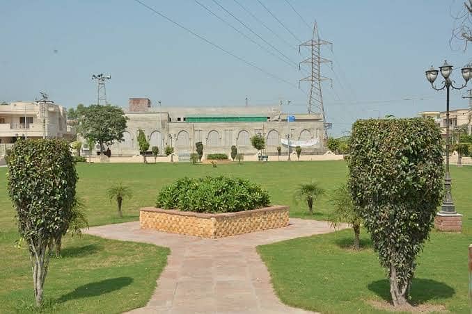 11.5 Marla beautiful plot 4