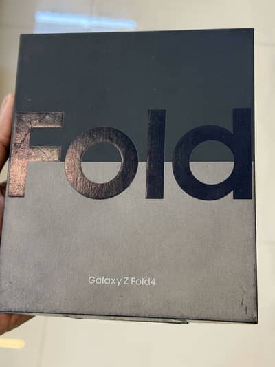 BRAND NEW FOLD 4 12/512 GB