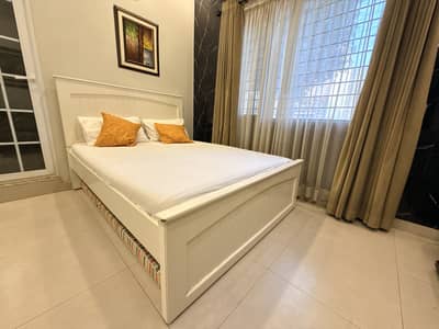 Queen Bed - Mix Wood