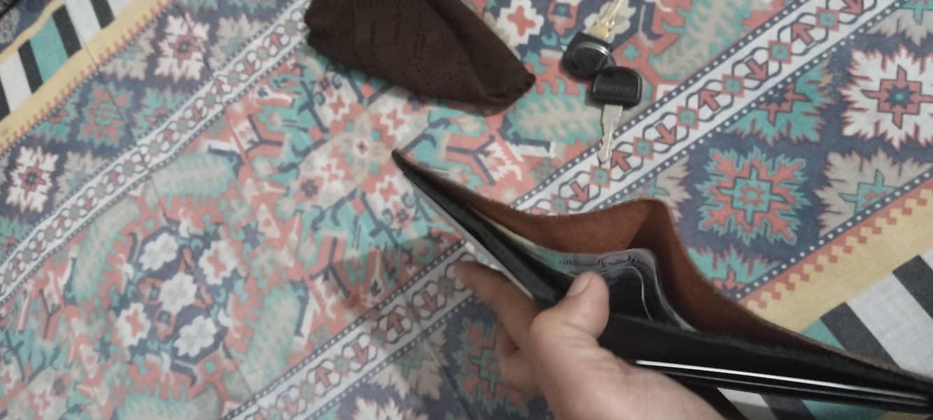 ایک عدد لیدر پیور لیدر 2