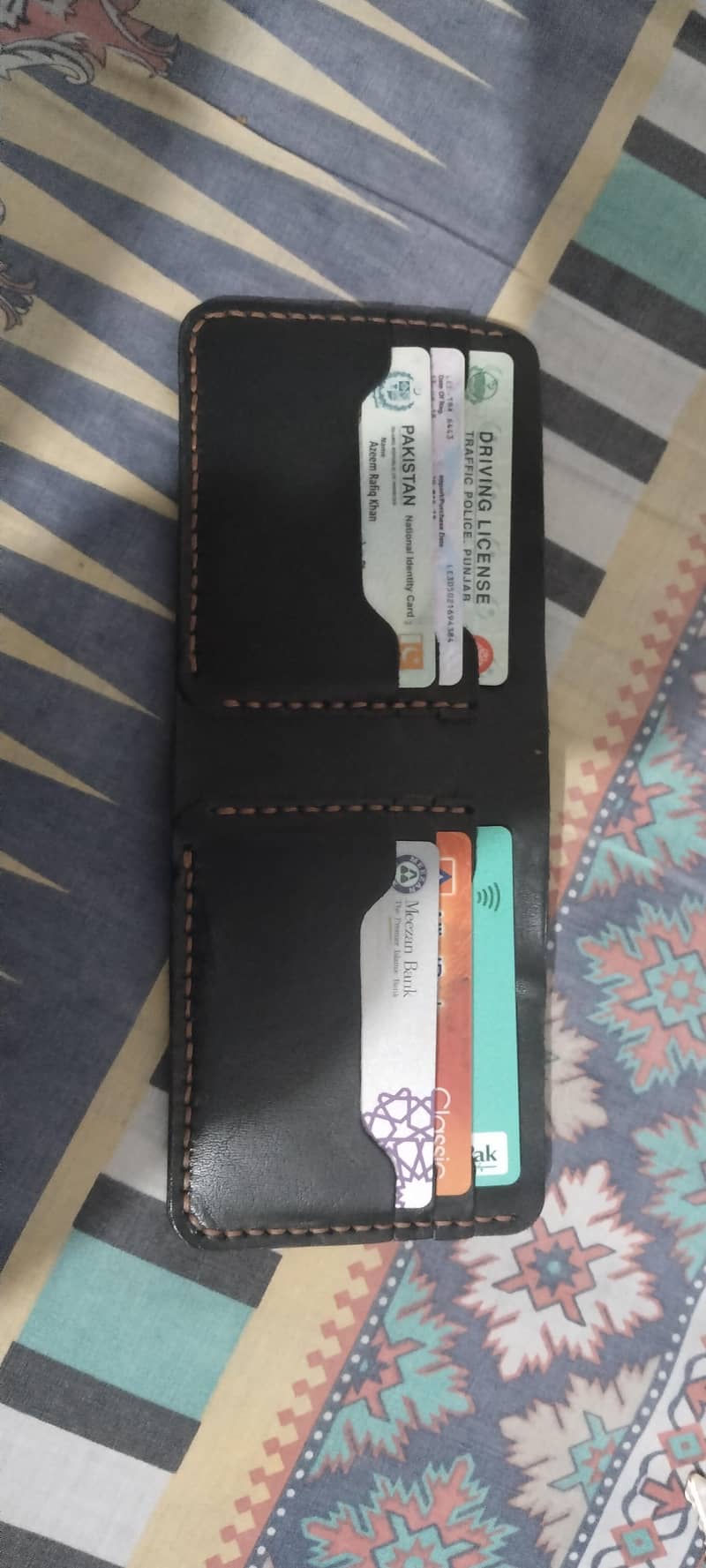 ایک عدد لیدر پیور لیدر 3