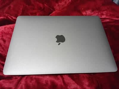 macbook air m1 2020  256/8