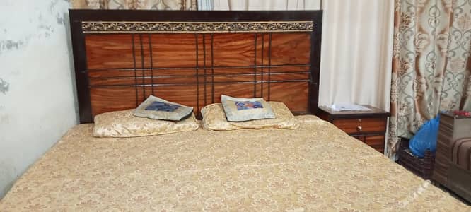 king size bed with mattress