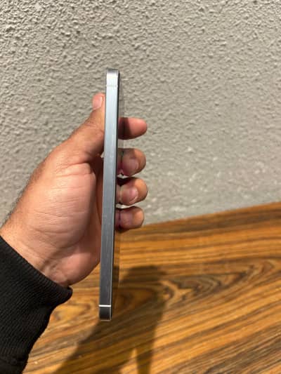 8-256GB white Collor Box open