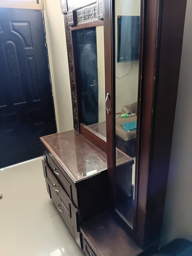 double mirror dressing table 1