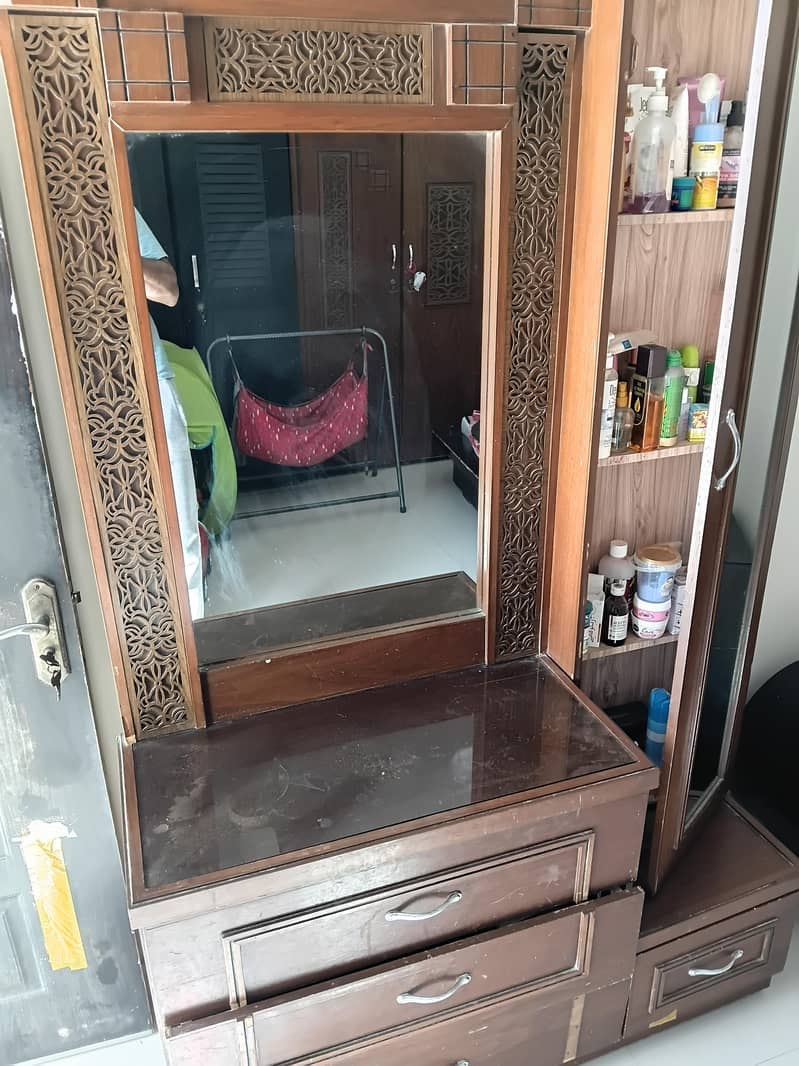 double mirror dressing table 2