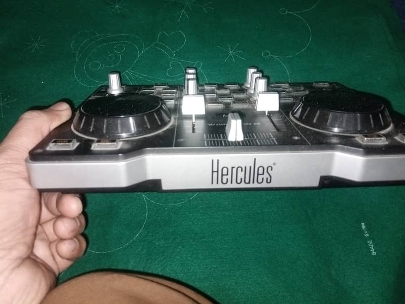 DJ controler  go e2 2