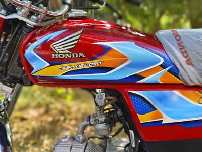 honda cd70 number bhi lga hua ha.