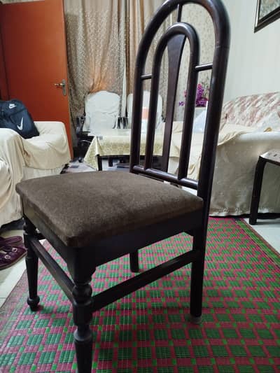 Pure wood dining table well furnished 10/10 condition