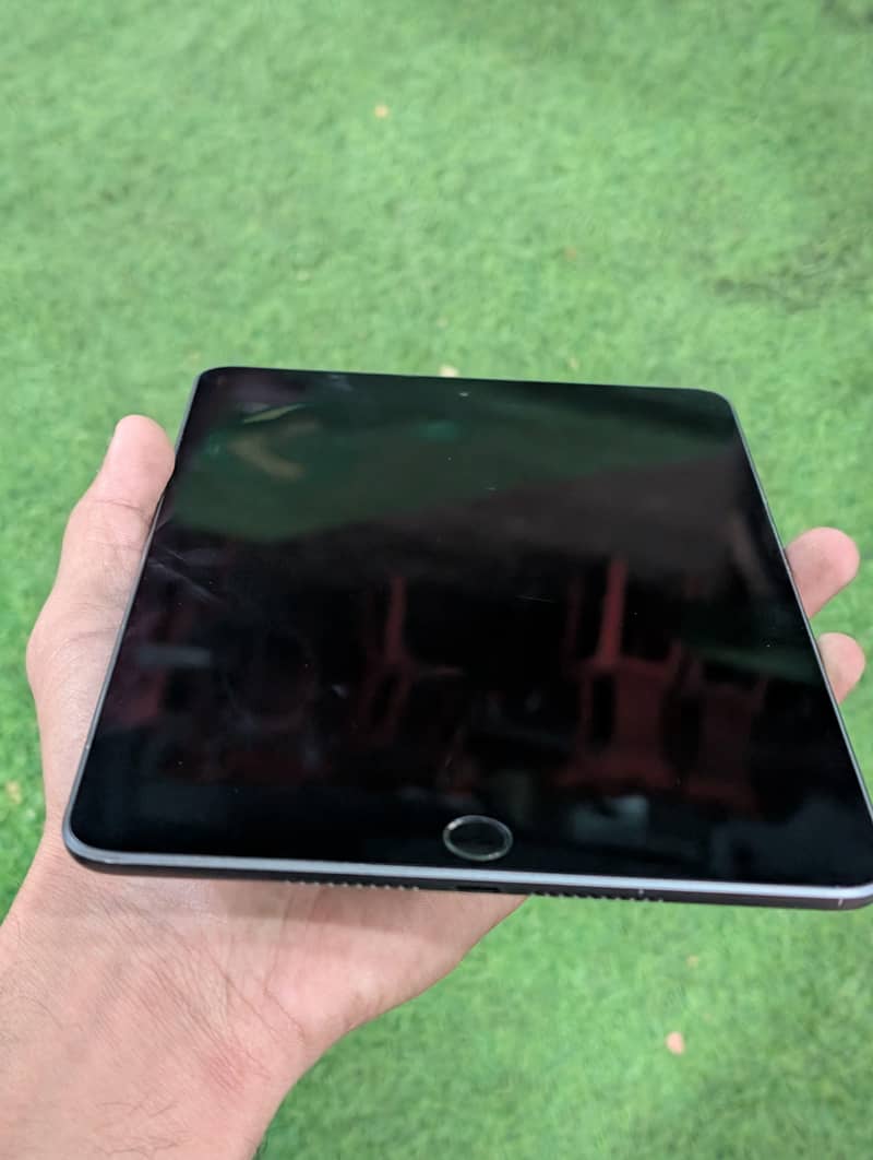 ipad mini 5. 4