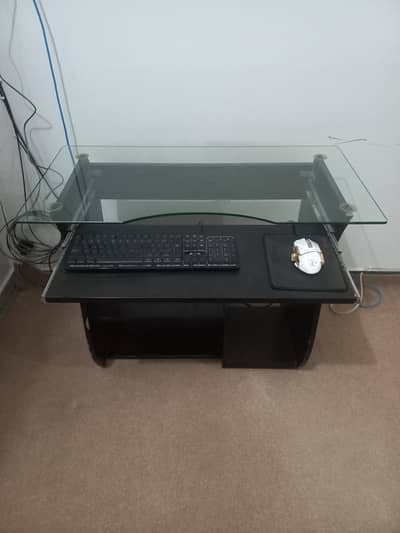 Wooden computer table - Used