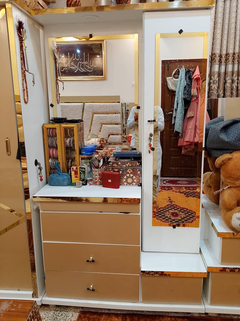 complete room bed closed devisor 2