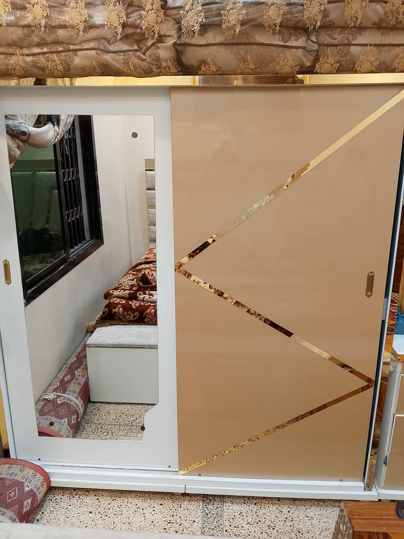 complete room bed closed devisor 3