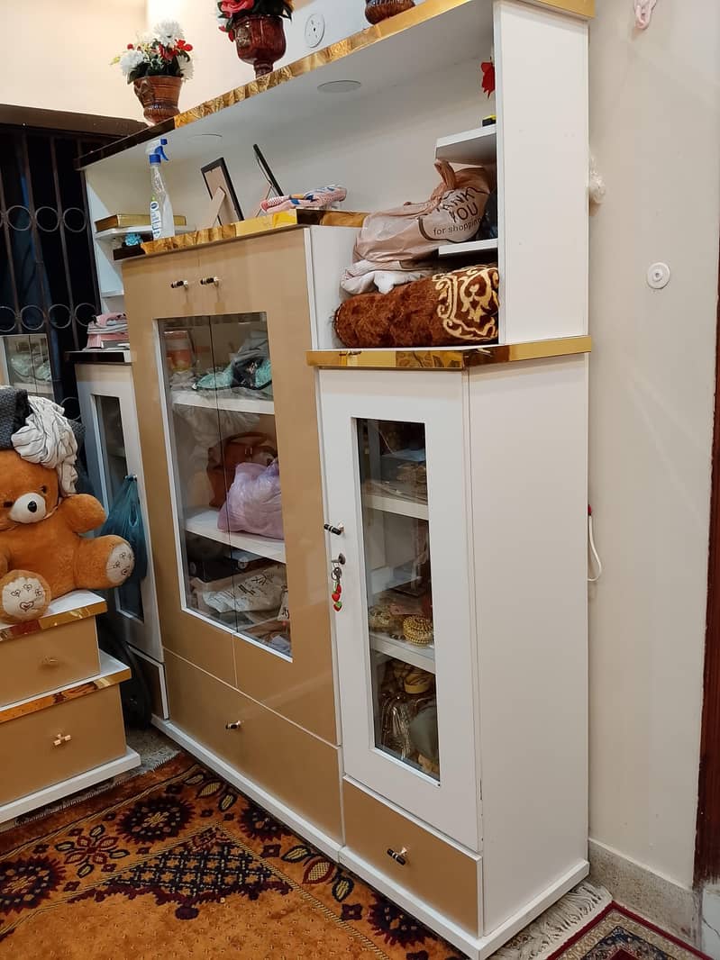 complete room bed closed devisor 9